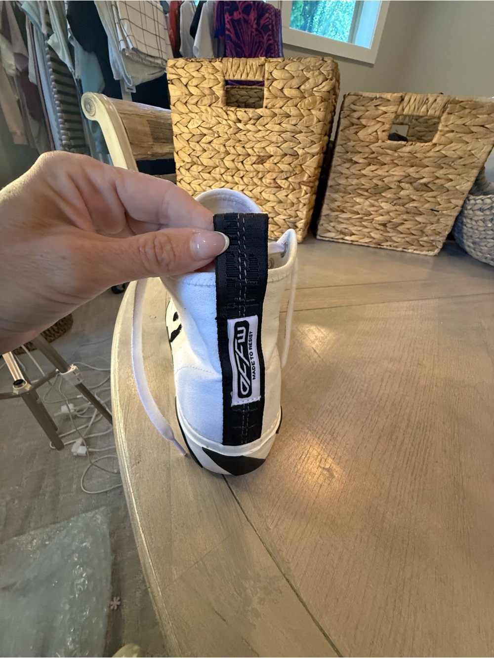 White High-Top Sneakers with Black Arrow Graphic - Picture 6 of 11